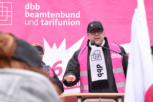 Andreas Hemsing, stellvertretender Vorsitzende der dbb Bundestarifkommission und stellvertretender komba Bundesvorsitzender in Kiel (Foto: © Astrid Neumann, dbb)