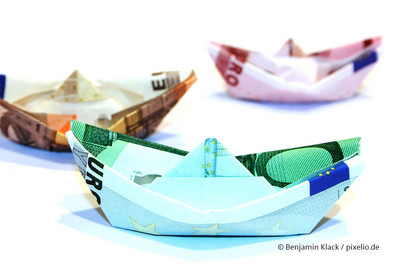 Steuerschätzung: Die Steuereinnahmen sind aufgrund der Corona-Pandemie im Sinkflug.  (Foto: © Benjamin Klack / pixelio.de)